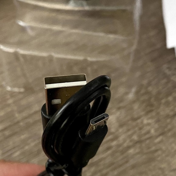 TRAXX LED Cube Clip Light for Laptop - Picture 4 of 5